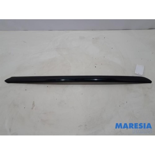 Citroen - C4 Picasso - Frontscreen frame