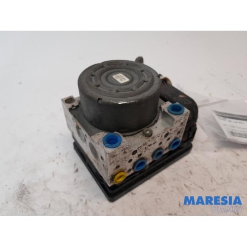 Peugeot - 208 - ABS pump