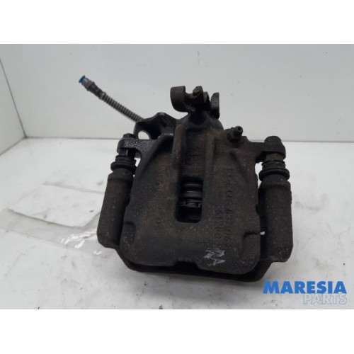 Renault - Trafic - Rear brake calliper, right