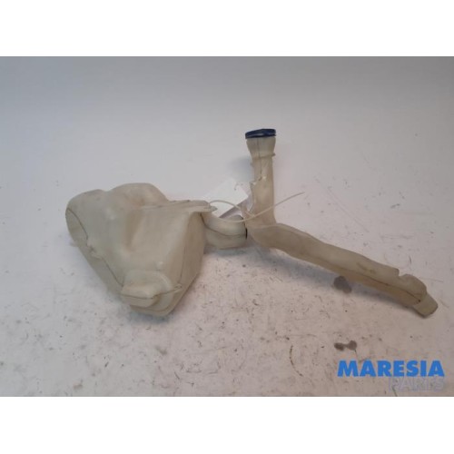 Peugeot - 208 - Front windscreen washer reservoir