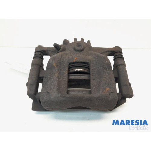 Renault - Trafic - Front brake calliper, right