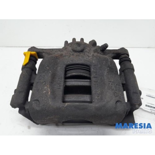 Renault - Trafic - Front brake calliper, left