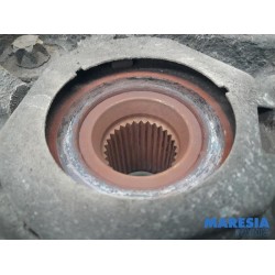 Renault - Trafic - Knuckle, front right