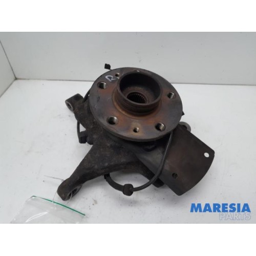 Renault - Trafic - Knuckle, front right