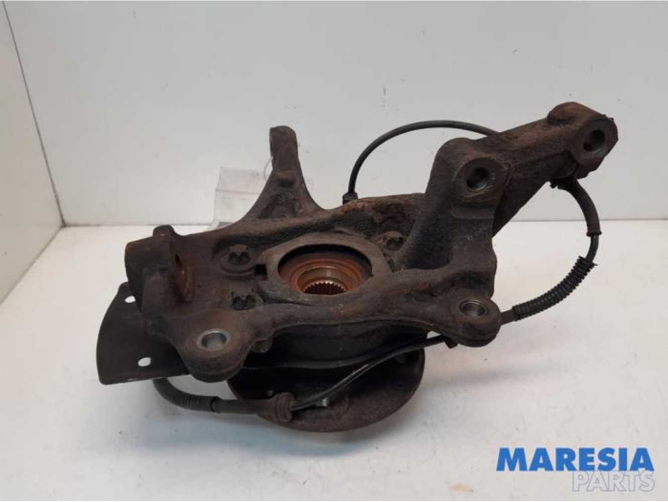 Renault - Trafic - Achsschenkel links vorne