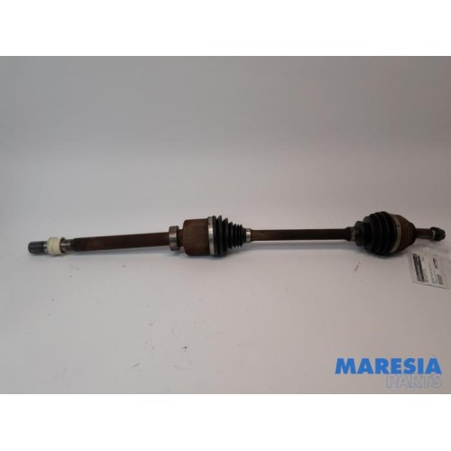 Renault - Trafic - Front drive shaft, right