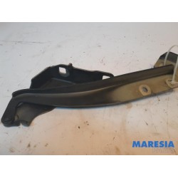 Fiat - Punto - Motorhaube Scharnier