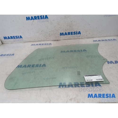 Opel - Vivaro - Door window 2-door, right