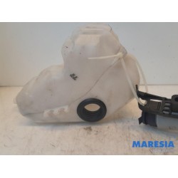 Fiat - Punto - Front windscreen washer reservoir