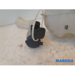 Fiat - Punto - Front windscreen washer reservoir