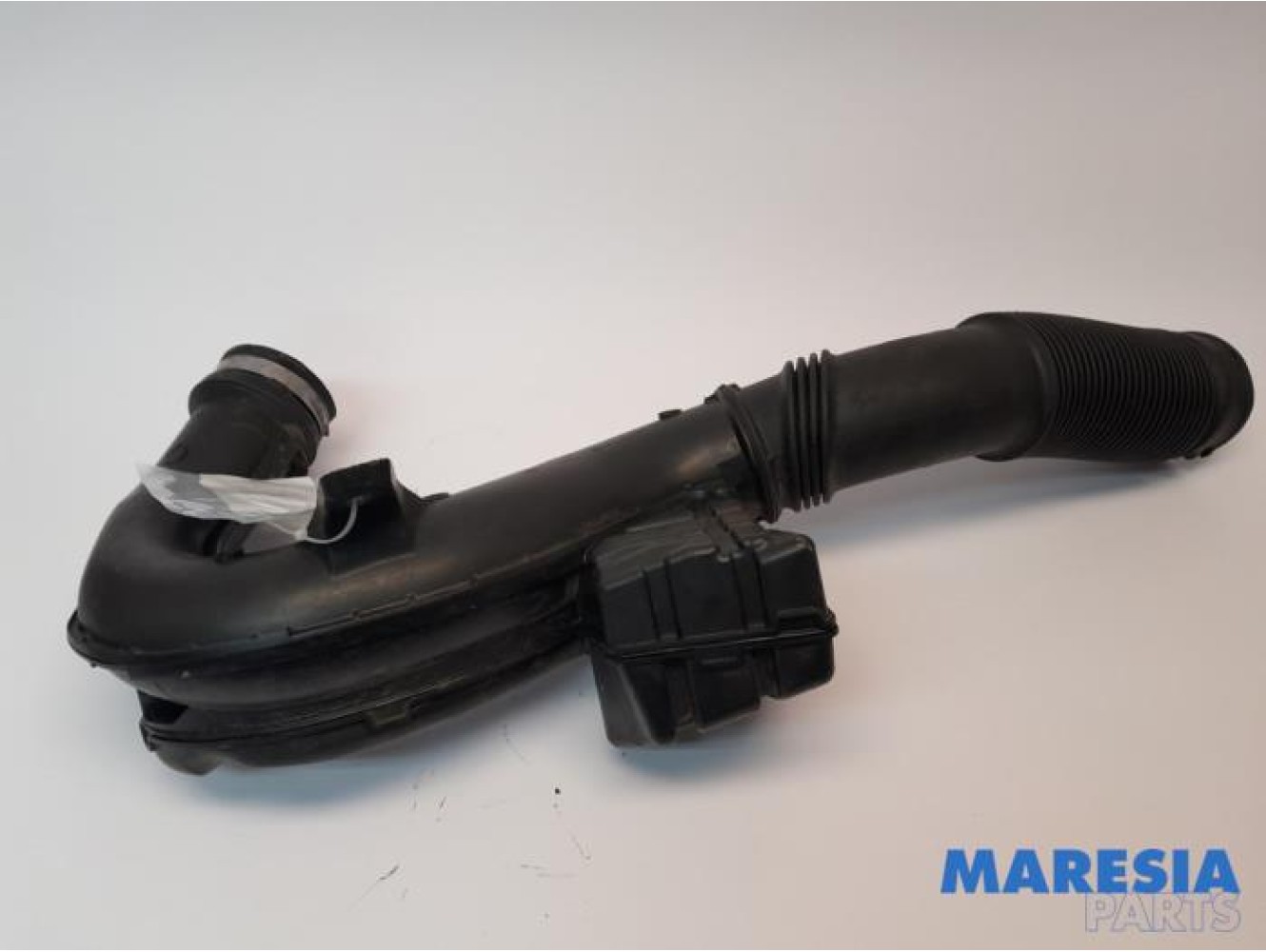 Renault - Trafic - Air intake hose
