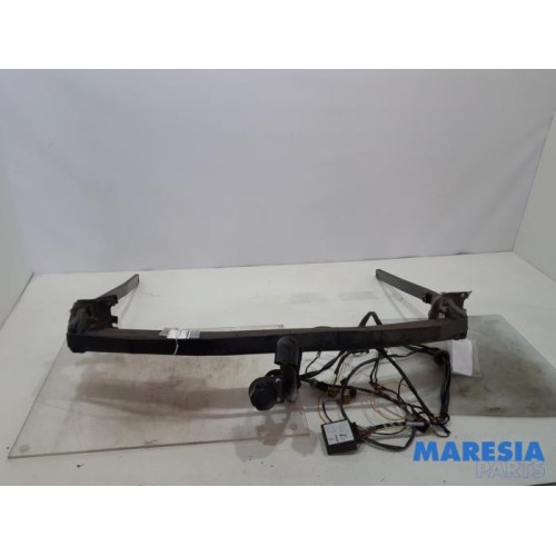 Renault - Megane - Towbar