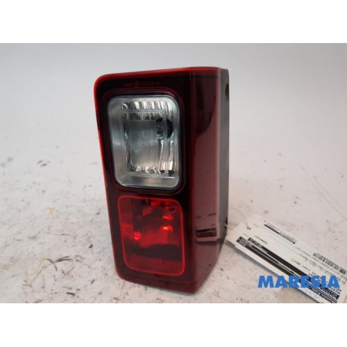 Renault - Trafic - Rear fog light