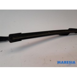 Renault - Trafic - Front wiper arm
