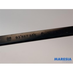 Renault - Trafic - Front wiper arm