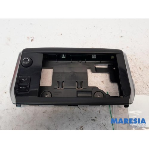 Peugeot - 208 - Regelunit Multi Media