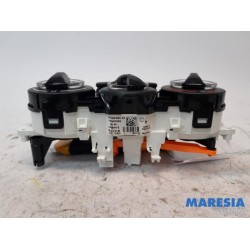 Peugeot - 208 - Heater control panel