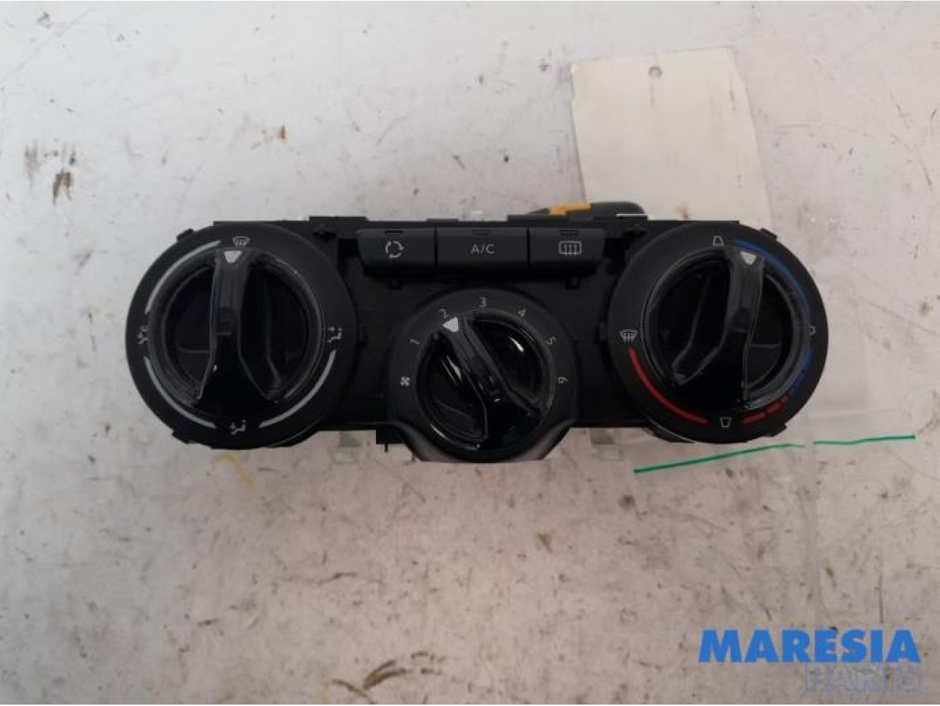 Peugeot - 208 - Heater control panel