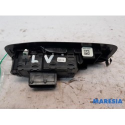 Peugeot - 208 - Multi-functional window switch