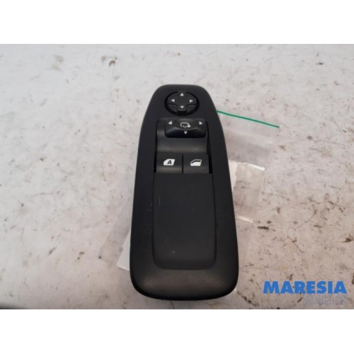 Peugeot - 208 - Multi-functional window switch