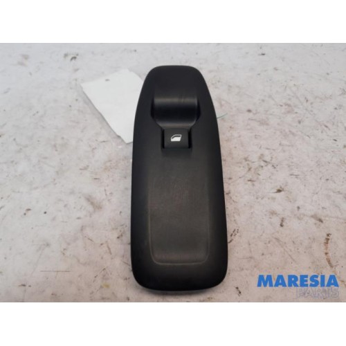 Peugeot - 208 - Electric window switch