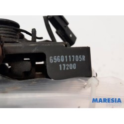 Renault - Trafic - Bonnet lock mechanism