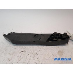 Renault - Trafic - Front part support