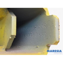 Renault - Trafic - Front door hinge, left