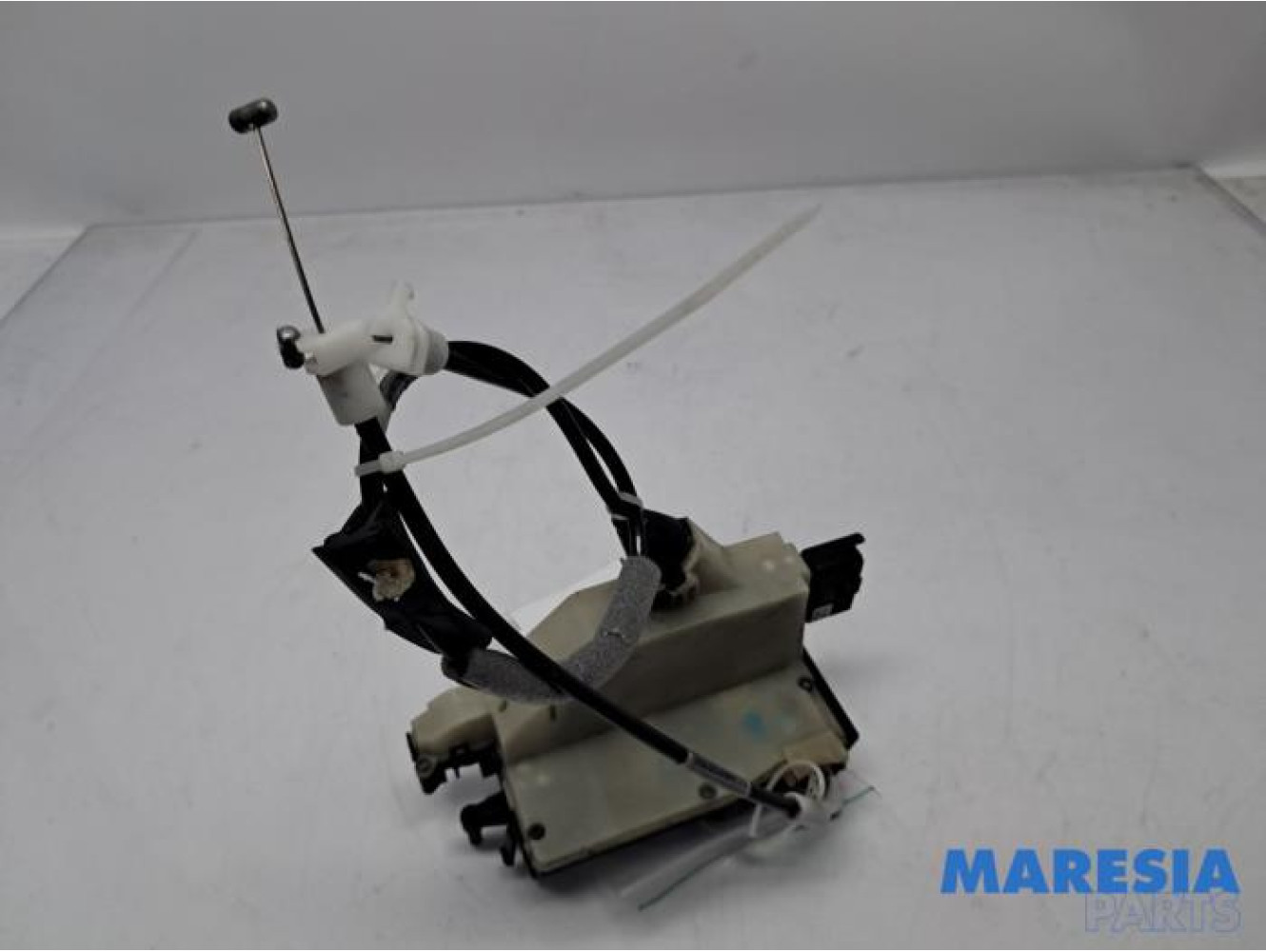 Peugeot - 208 - Front door lock mechanism 4-door, right