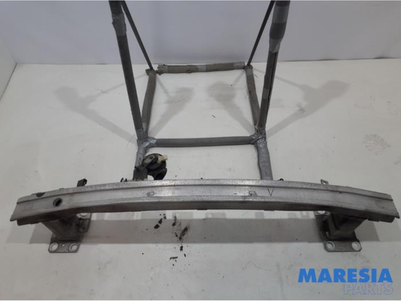 Renault - Megane - Front bumper frame