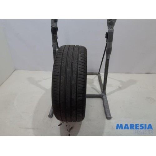 Renault - Megane - Tyre