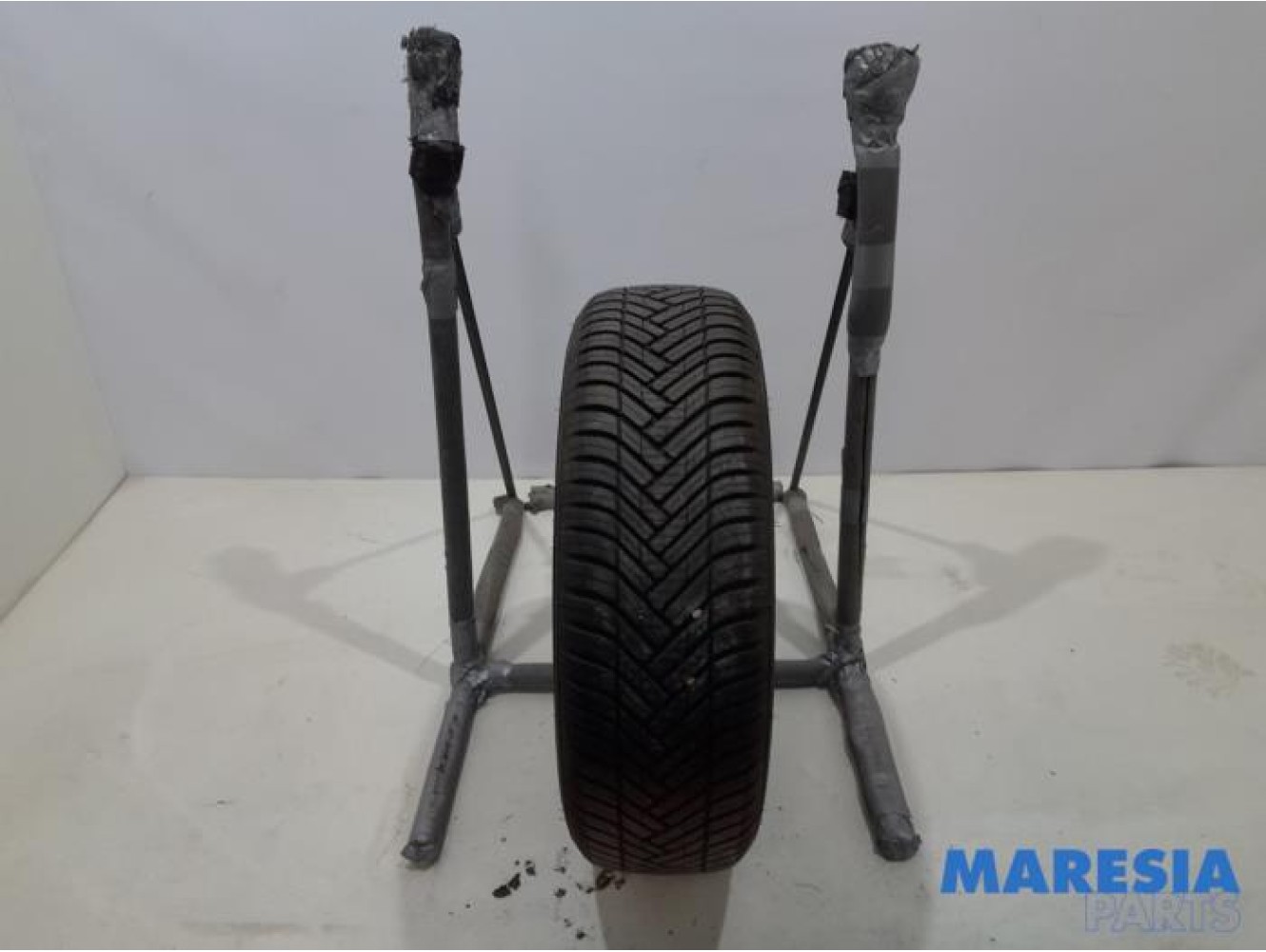 Peugeot - 208 - Tyre
