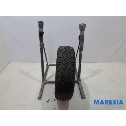 Peugeot - 208 - Tyre