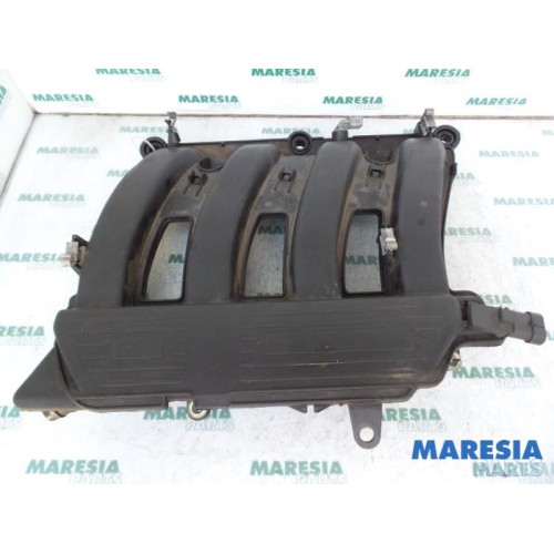 Renault - Megane Scenic - Intake manifold