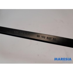 Citroen - C4 Picasso - Front wiper arm