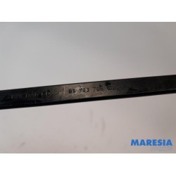 Citroen - C4 Picasso - Front wiper arm