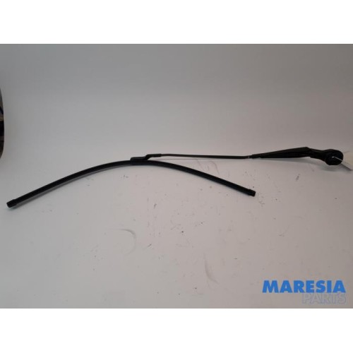 Citroen - C4 Picasso - Front wiper arm