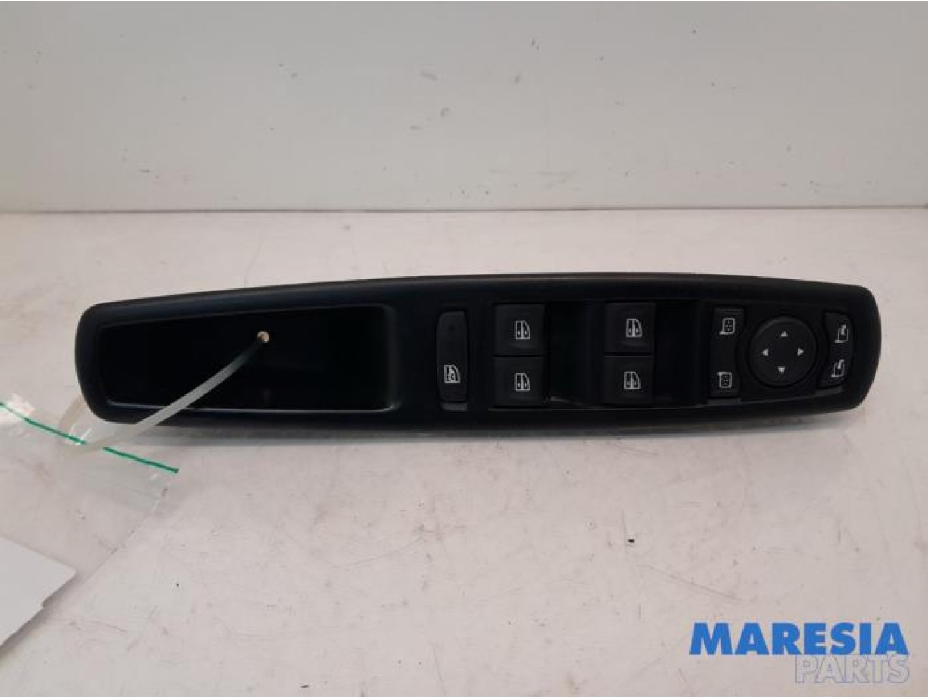 Renault - Megane - Multi-functional window switch