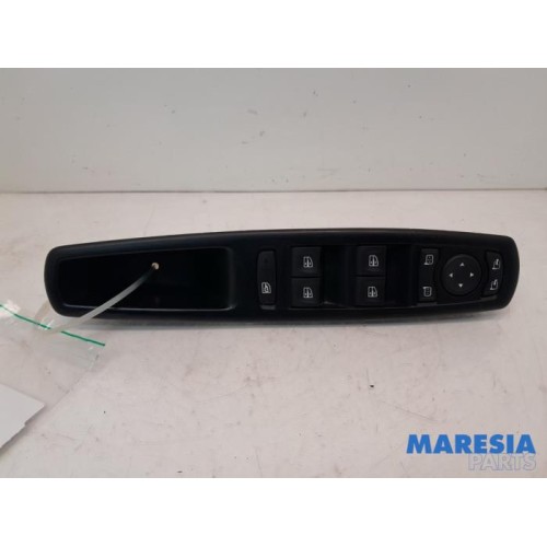Renault - Megane - Multi-functional window switch