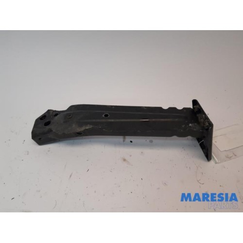 Lancia - Y(Psilon) - Support bras de suspension avant gauche