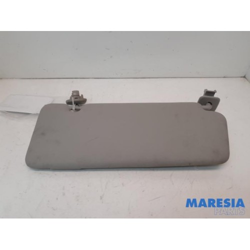 Renault - Megane - Sun visor