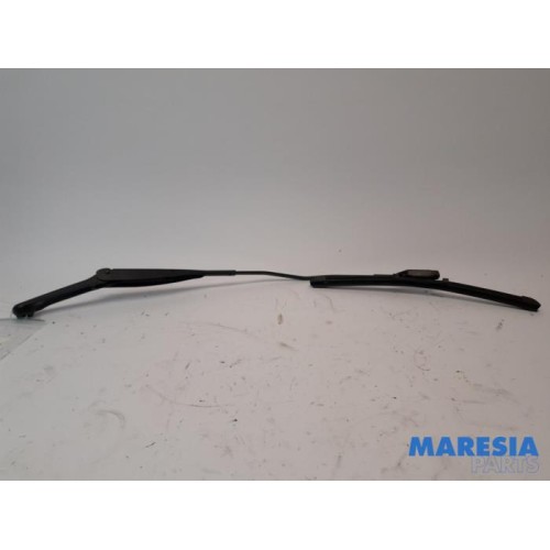 Lancia - Y(Psilon) - Front wiper arm