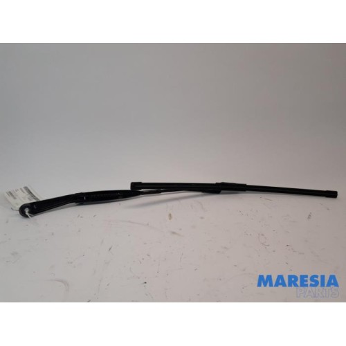 Lancia - Y(Psilon) - Front wiper arm