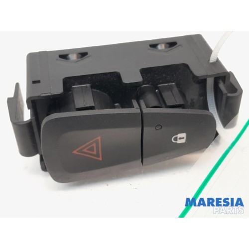 Renault - Megane - Panic lighting switch