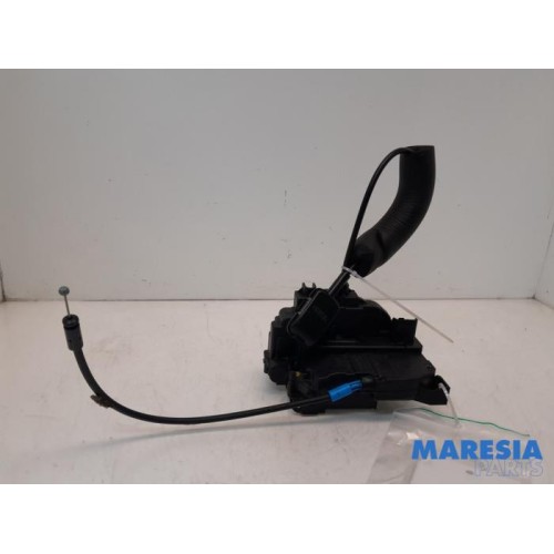 Renault - Megane - Front door lock mechanism 4-door, right