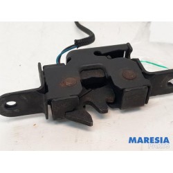 Renault - Megane - Bonnet lock mechanism