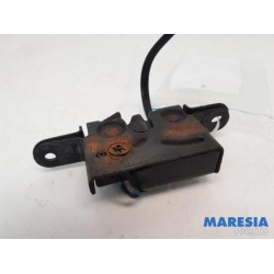Renault - Megane - Bonnet lock mechanism