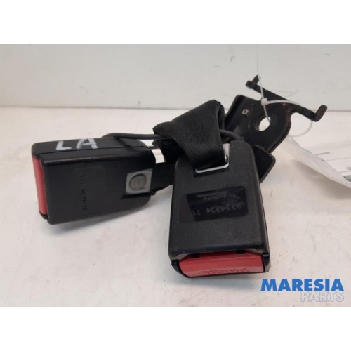Renault - Megane - Rear seatbelt buckle, left