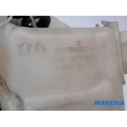 Citroen - DS3 - Front windscreen washer reservoir