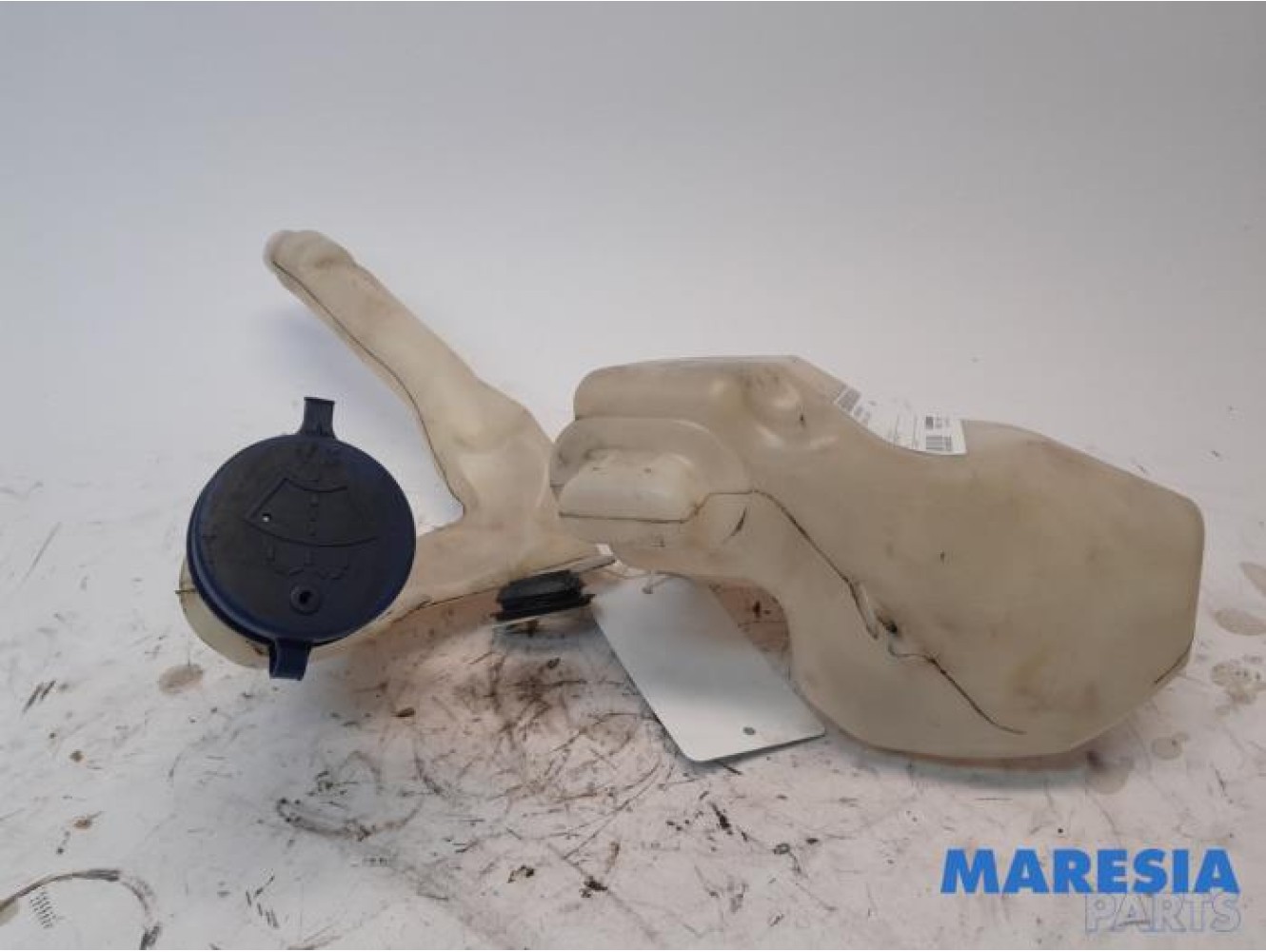 Citroen - DS3 - Front windscreen washer reservoir